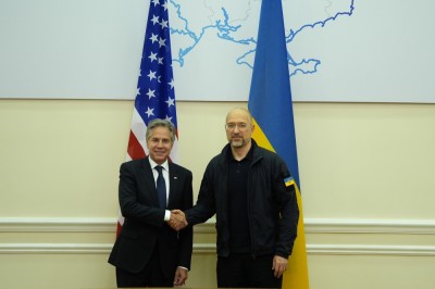 US and UK pledge almost $1.5 billion to help Ukraine