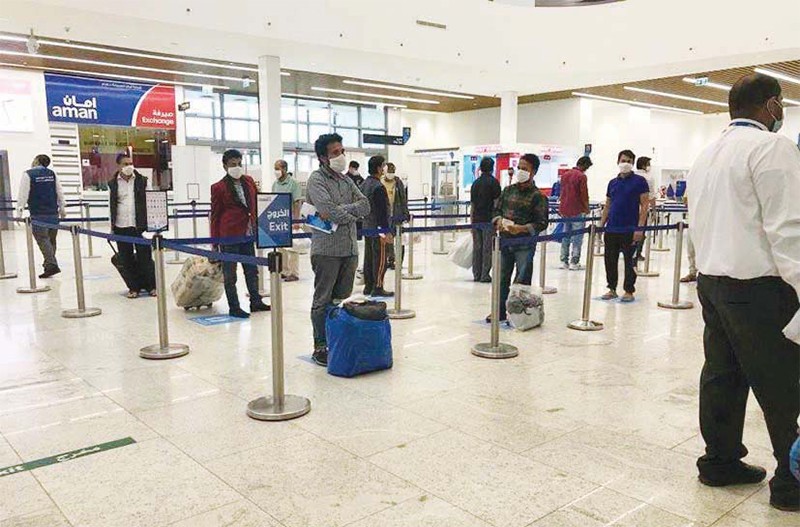 2,000 more expats residence permit cancelled