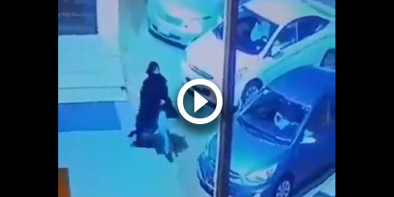 Mother throws away her new born in front of a mosque