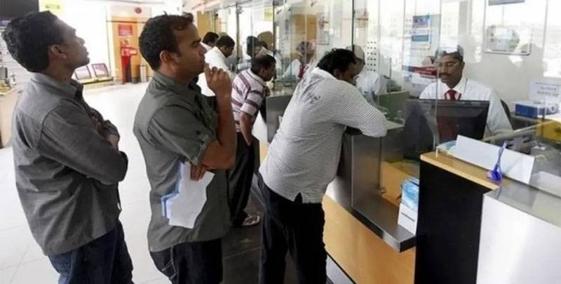 Kuwait’s expat remittances plunge by 28.47%