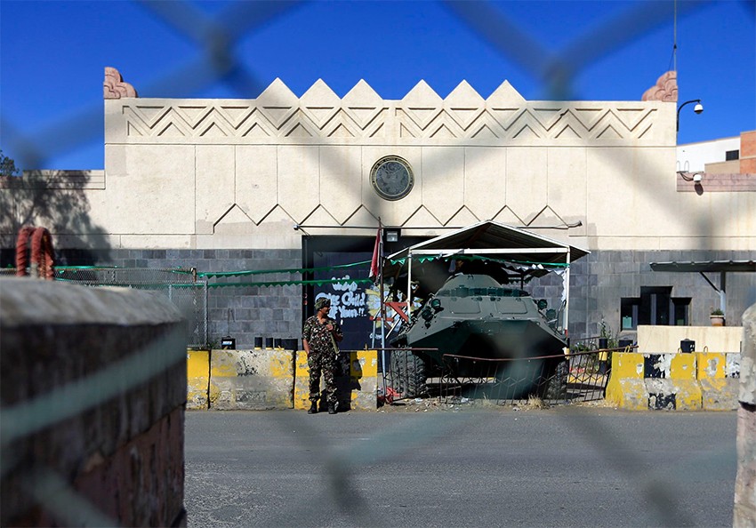 Kuwait condemns Houthi militia breaking-in of US embassy in Sanaa