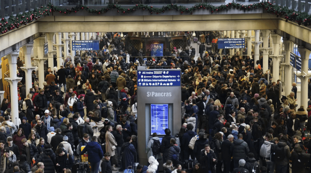 Flood disruptions trap travelers in Paris and London Eurostar stations