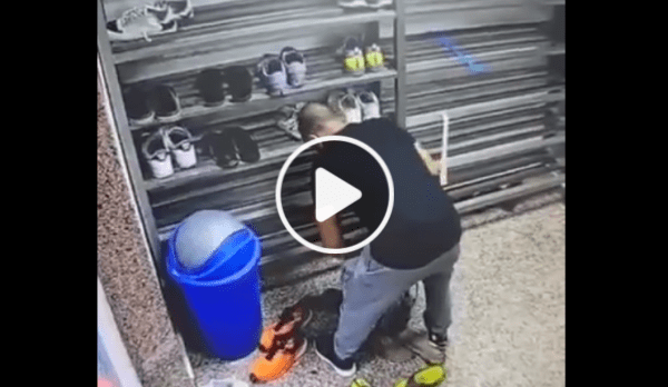 Caught on Camera: Thief Steals Shoes of Worshippers in a Mosque