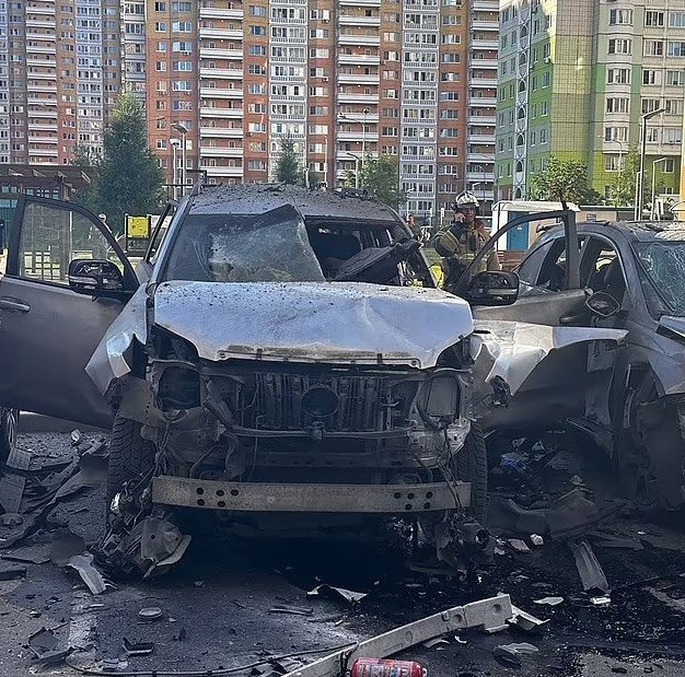 Moscow car bomb blast 'amputates' legs of senior Russian military ...