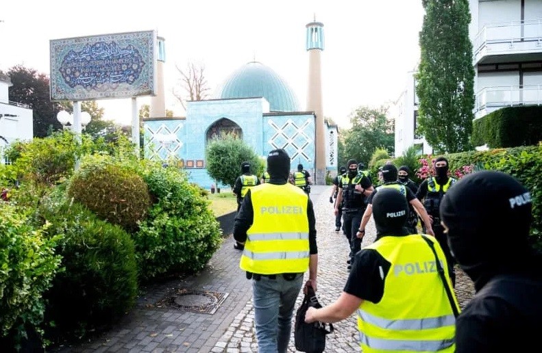 German authorities raid mosque in Hamburg