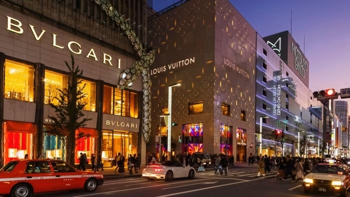 Tourists flock to Japan for discounted luxury shopping